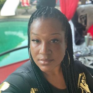 Meet your Posher, Shaneika